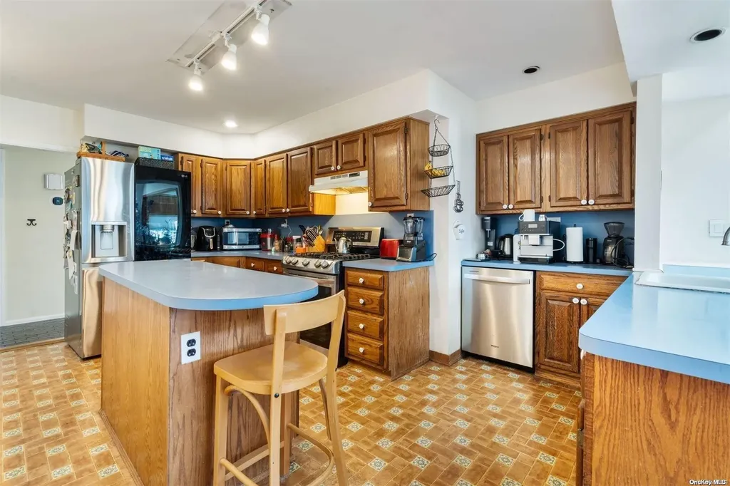55 Johnson Lane Bay Shore NY 11706