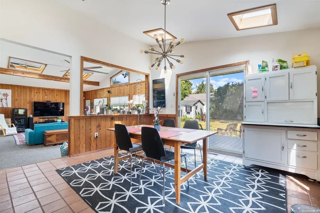 55 Johnson Lane Bay Shore NY 11706