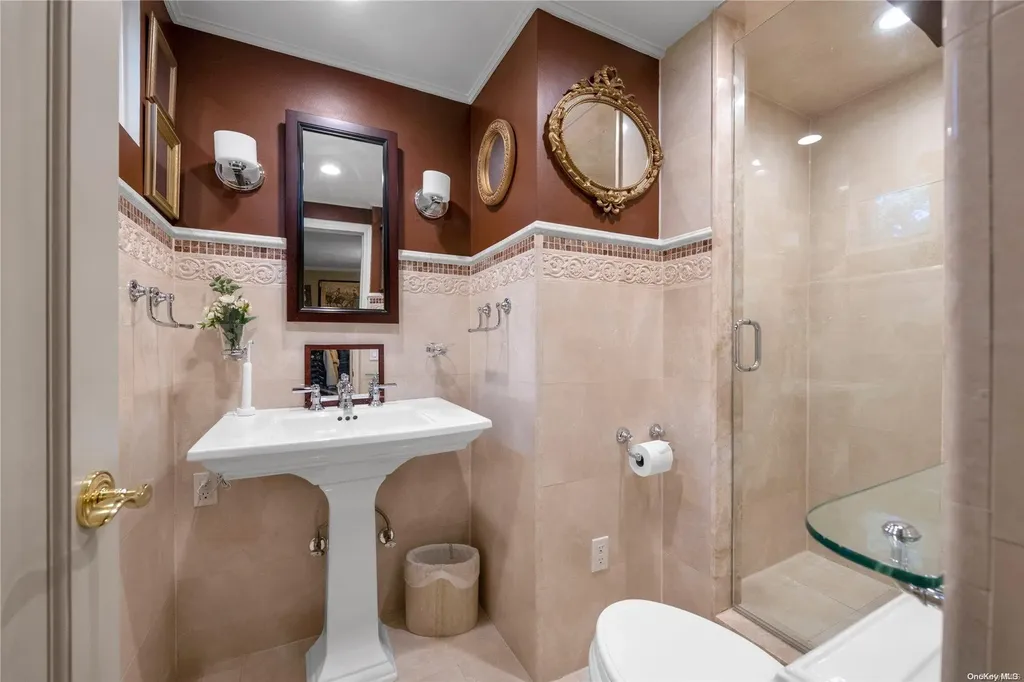 175 Dover Road Manhasset NY 11030