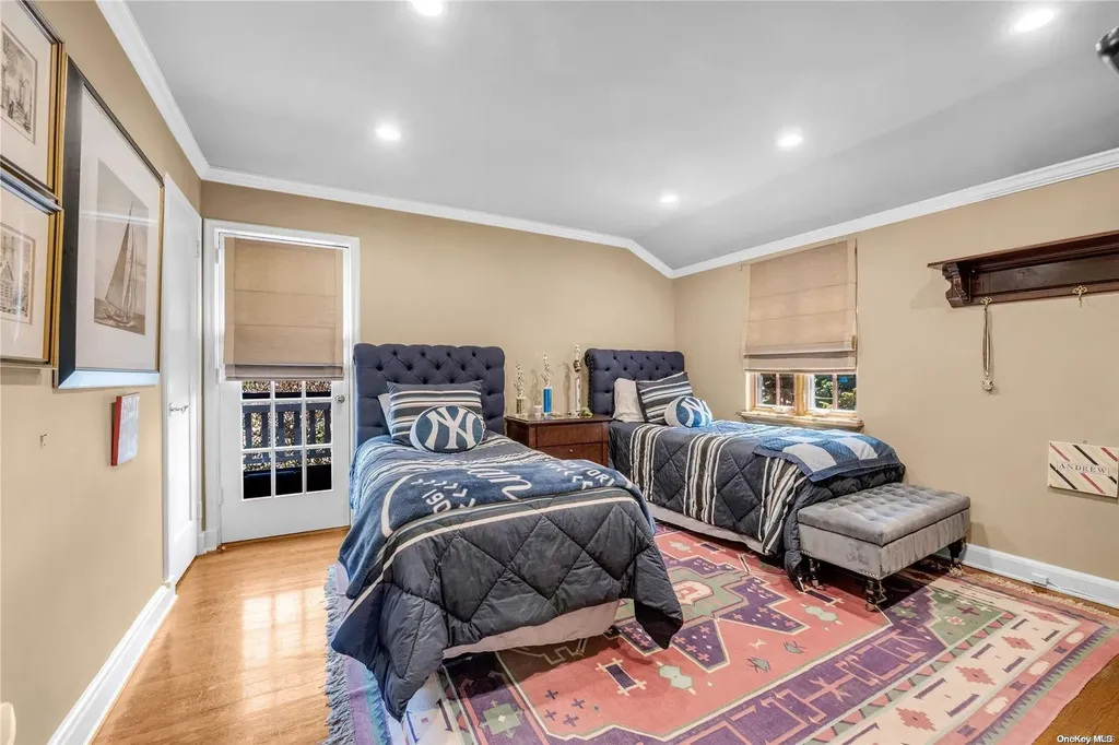 175 Dover Road Manhasset NY 11030