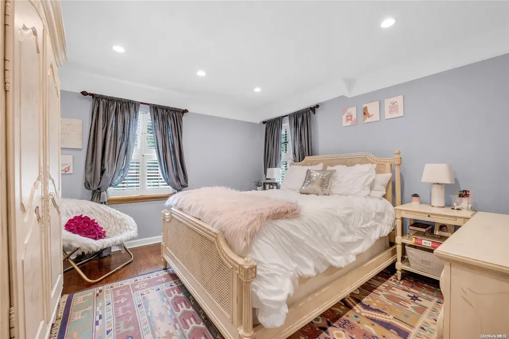 175 Dover Road Manhasset NY 11030