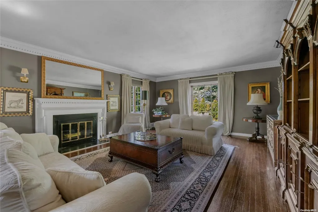 175 Dover Road Manhasset NY 11030