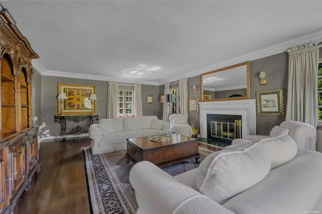 175 Dover Road Manhasset NY 11030