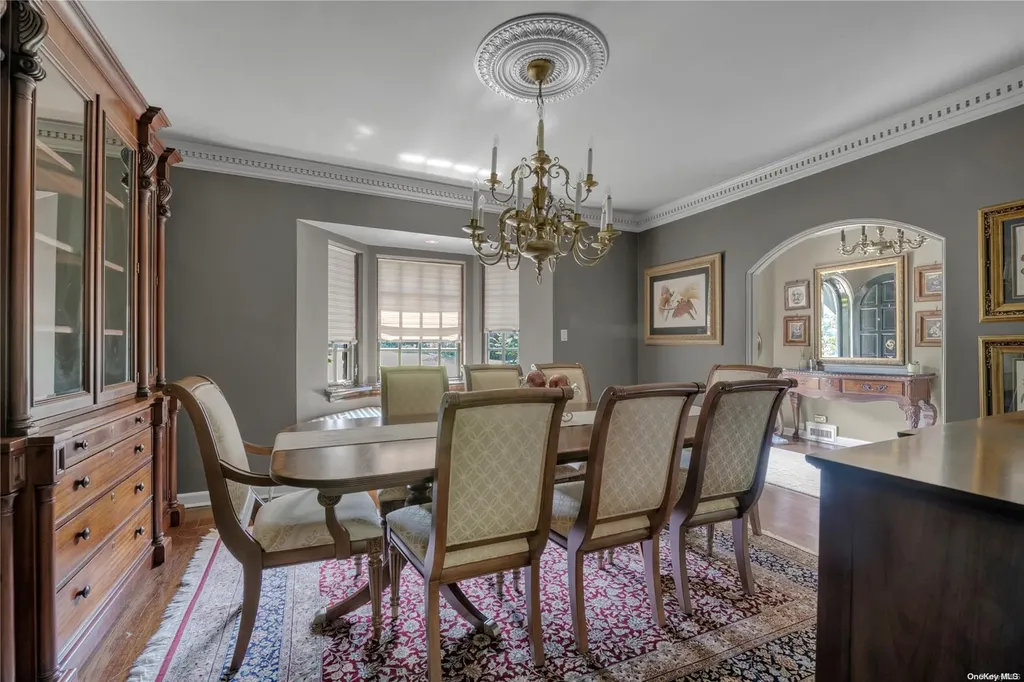 175 Dover Road Manhasset NY 11030