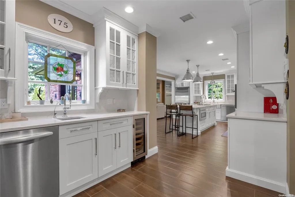 175 Dover Road Manhasset NY 11030