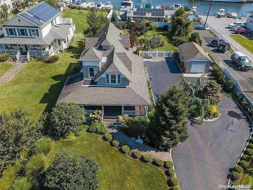 95 Ocean Avenue Bay Shore NY 11706