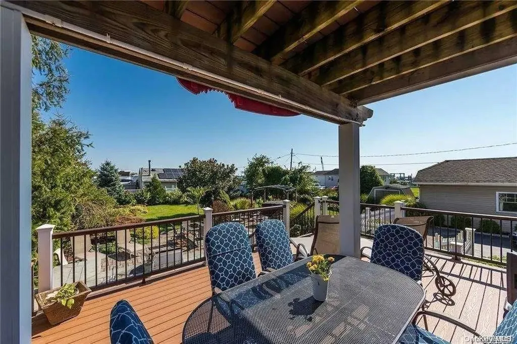 95 Ocean Avenue Bay Shore NY 11706