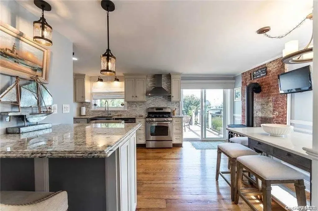 95 Ocean Avenue Bay Shore NY 11706