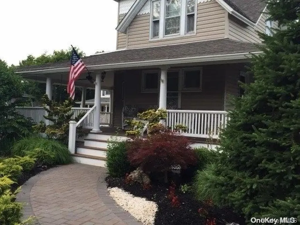 95 Ocean Avenue Bay Shore NY 11706