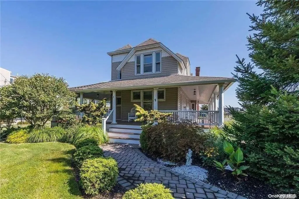 95 Ocean Avenue Bay Shore NY 11706