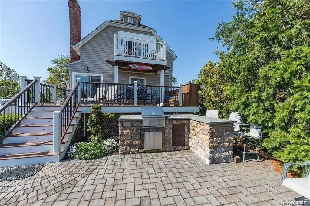 95 Ocean Avenue Bay Shore NY 11706