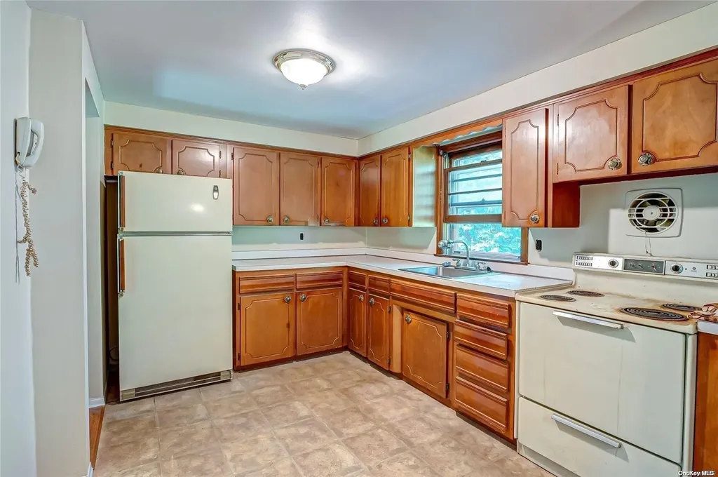 9 Cedar Street Commack NY 11725
