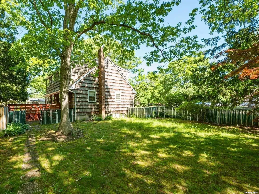 9 Cedar Street Commack NY 11725