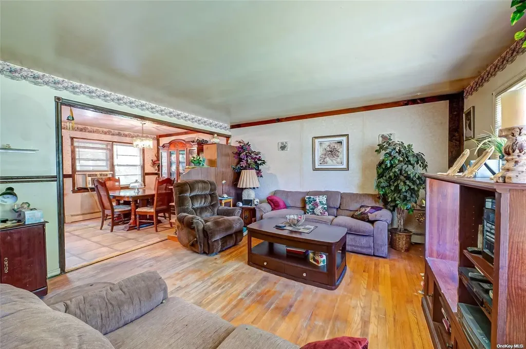 9 Cedar Street Commack NY 11725