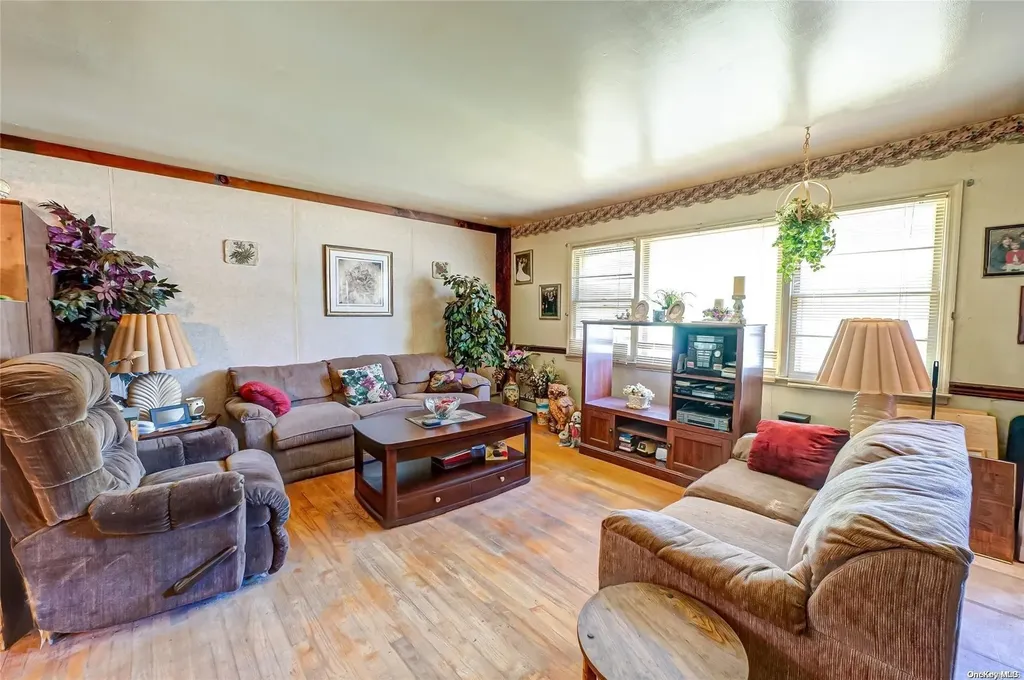 9 Cedar Street Commack NY 11725