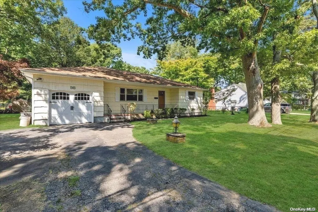98 Whitman Avenue Islip NY 11751
