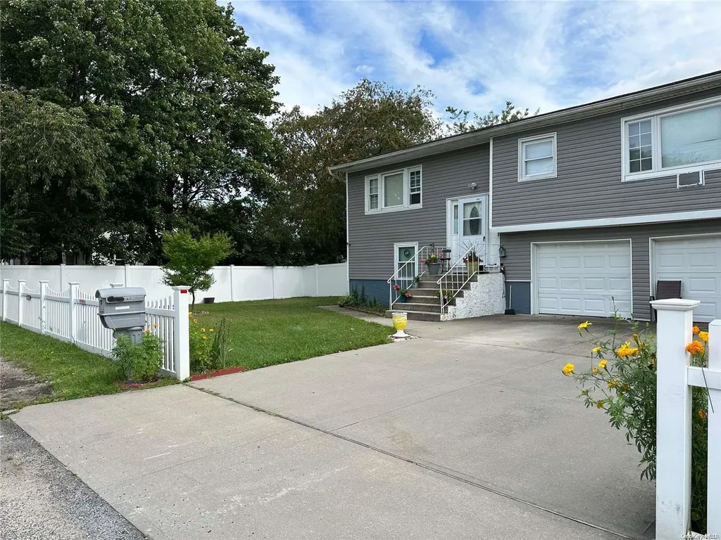32 Jensen Road Bay Shore NY 11706