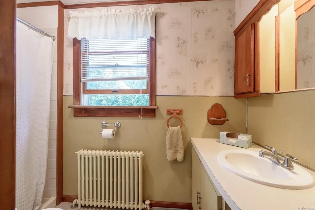 106 Penataquit Avenue Bay Shore NY 11706
