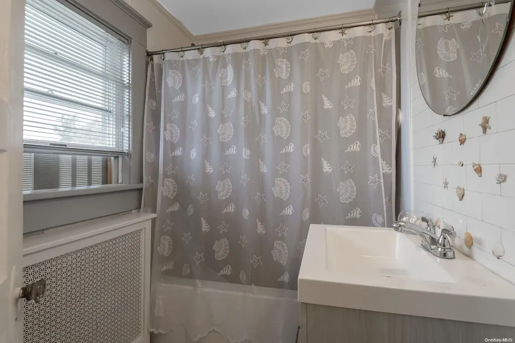 106 Penataquit Avenue Bay Shore NY 11706