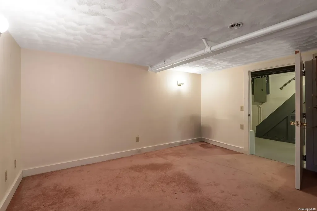 106 Penataquit Avenue Bay Shore NY 11706