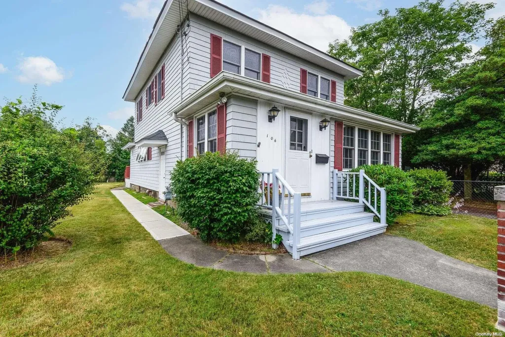 106 Penataquit Avenue Bay Shore NY 11706