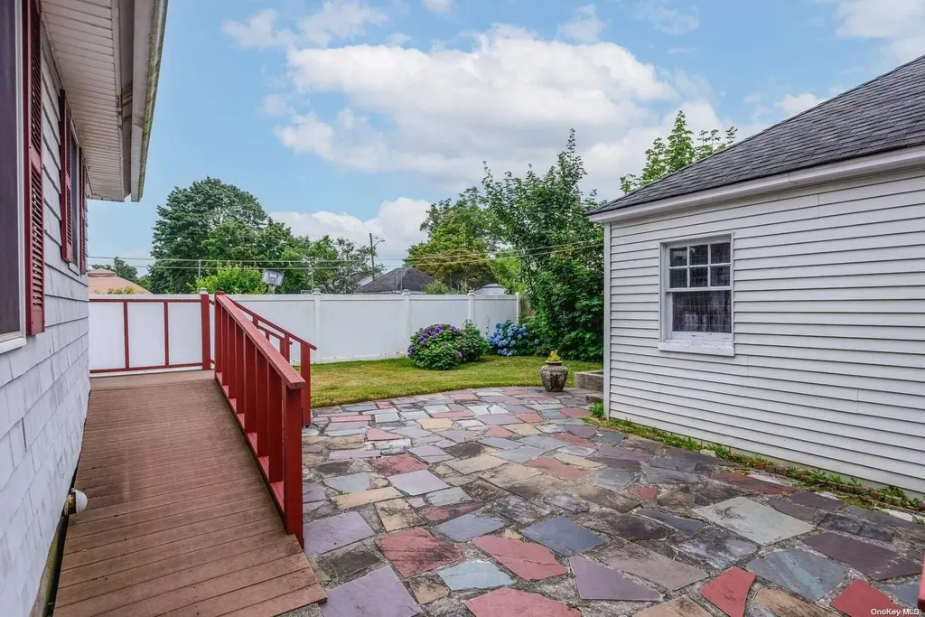 106 Penataquit Avenue Bay Shore NY 11706