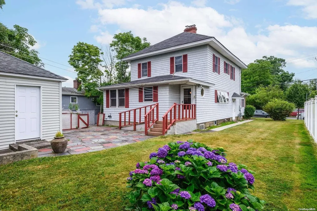 106 Penataquit Avenue Bay Shore NY 11706
