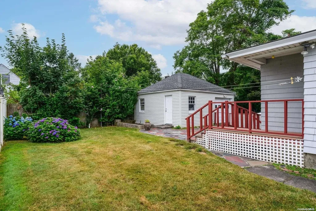 106 Penataquit Avenue Bay Shore NY 11706