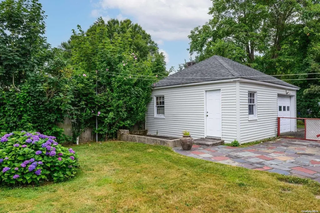 106 Penataquit Avenue Bay Shore NY 11706
