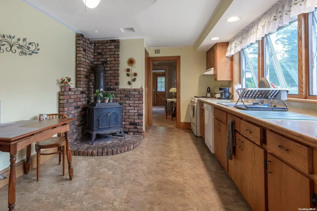 106 Penataquit Avenue Bay Shore NY 11706