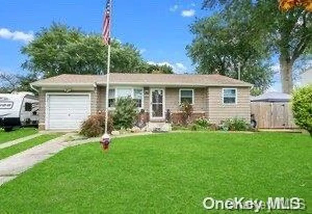1435 Pine Acres Boulevard Bay Shore NY 11706