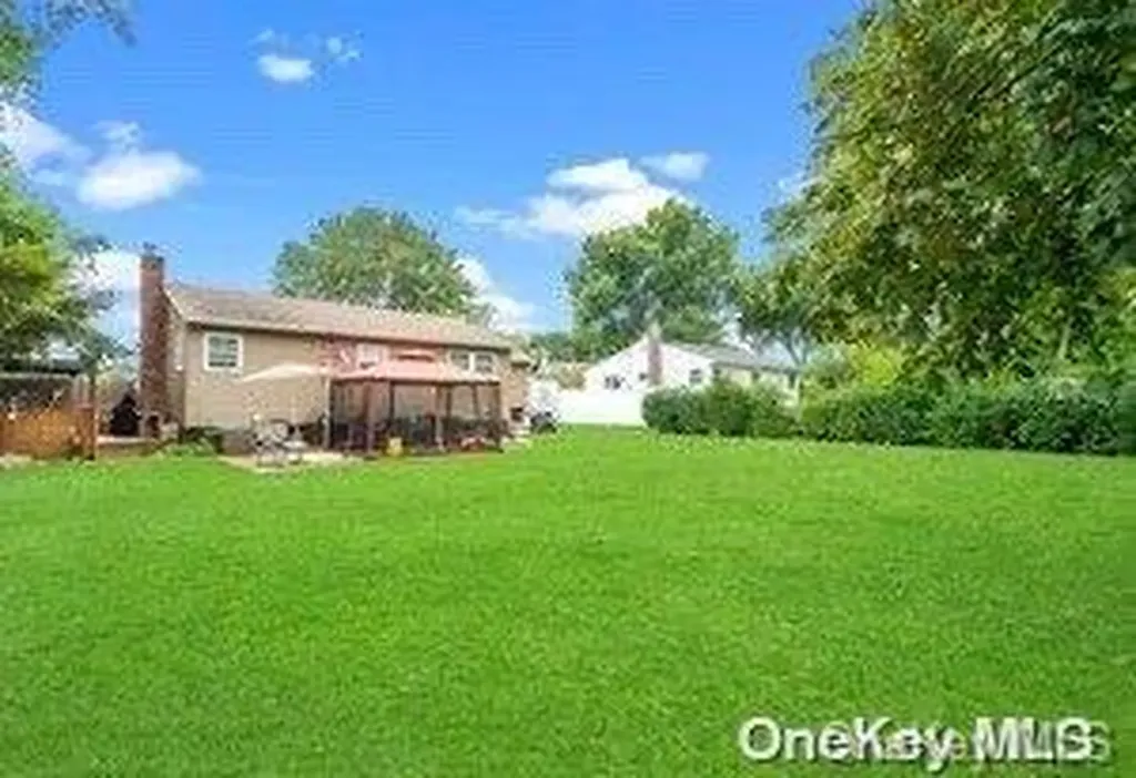 1435 Pine Acres Boulevard Bay Shore NY 11706