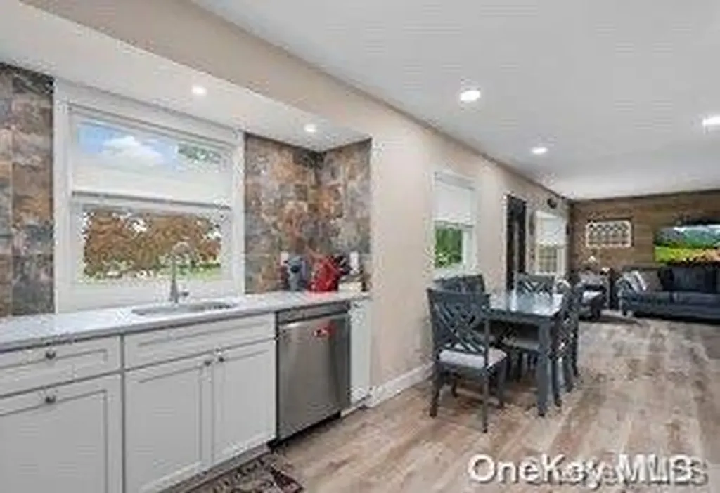 1435 Pine Acres Boulevard Bay Shore NY 11706