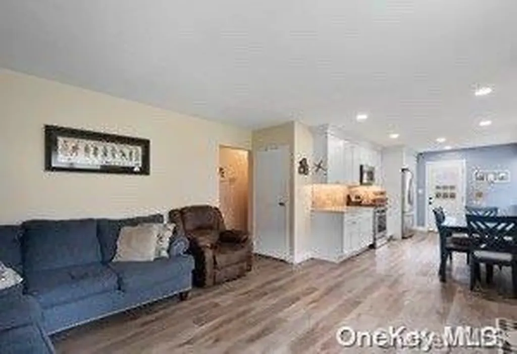 1435 Pine Acres Boulevard Bay Shore NY 11706