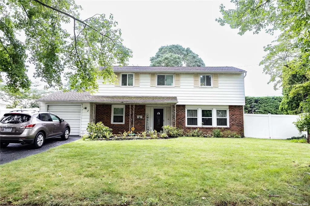 42 Grand Haven Drive Commack NY 11725