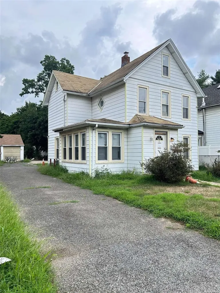 41 Thorne Avenue Hempstead NY 11550