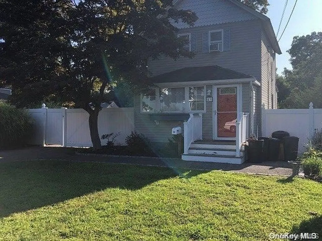 43 Division Avenue East Islip NY 11730