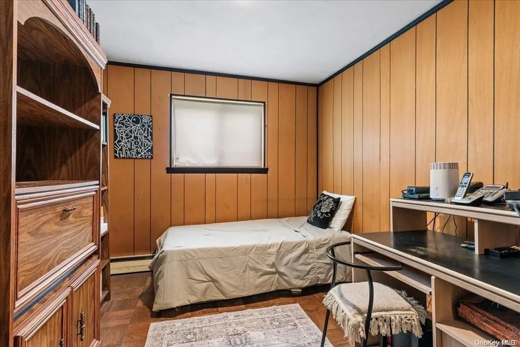 2 Sherwood Lane Cedarhurst NY 11516