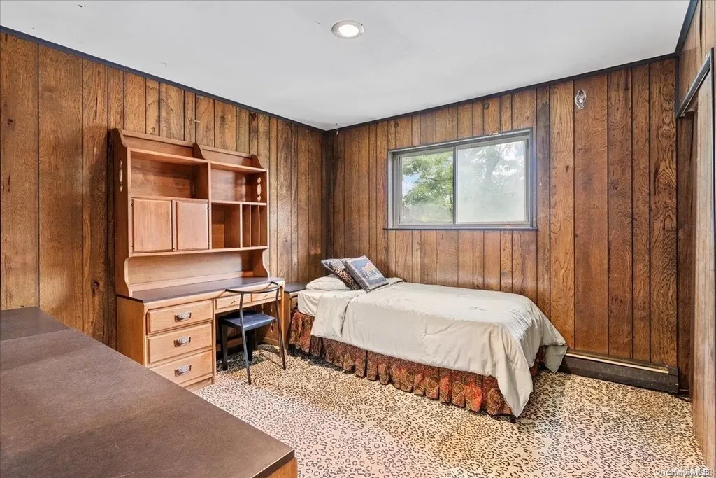 2 Sherwood Lane Cedarhurst NY 11516