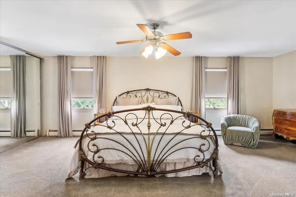 2 Sherwood Lane Cedarhurst NY 11516