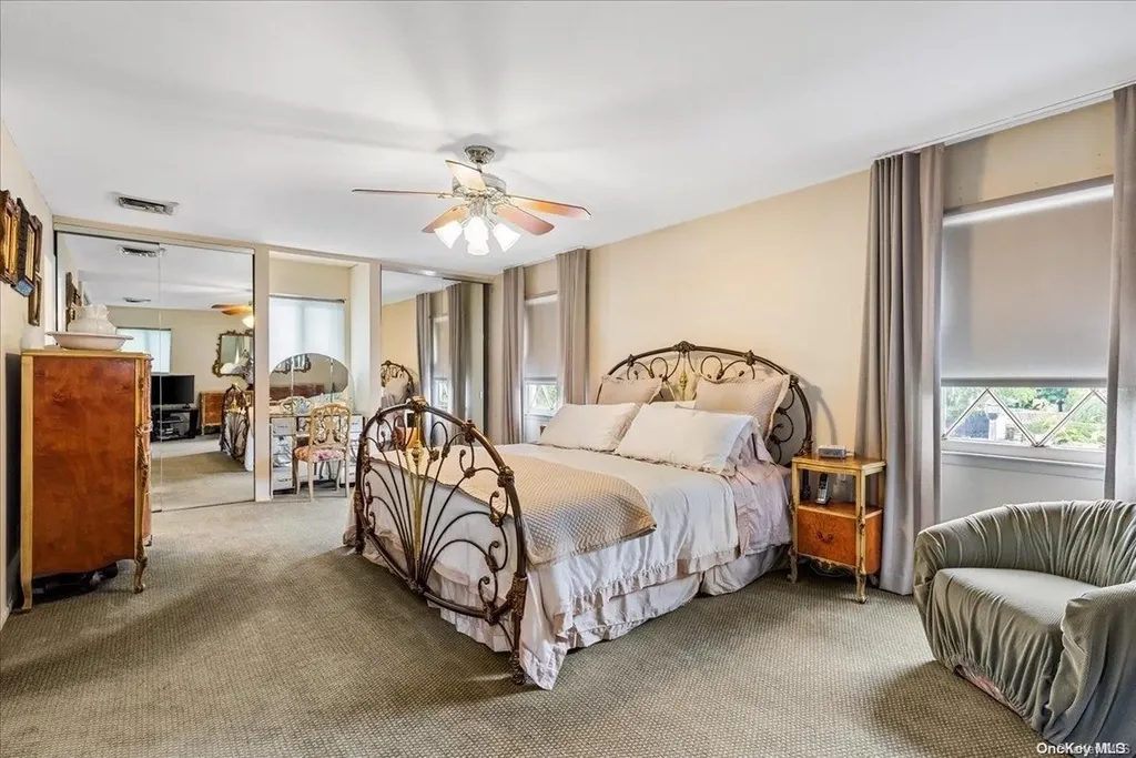 2 Sherwood Lane Cedarhurst NY 11516