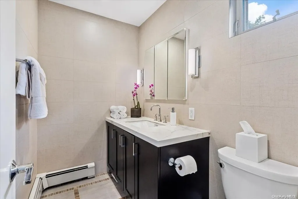 2 Sherwood Lane Cedarhurst NY 11516