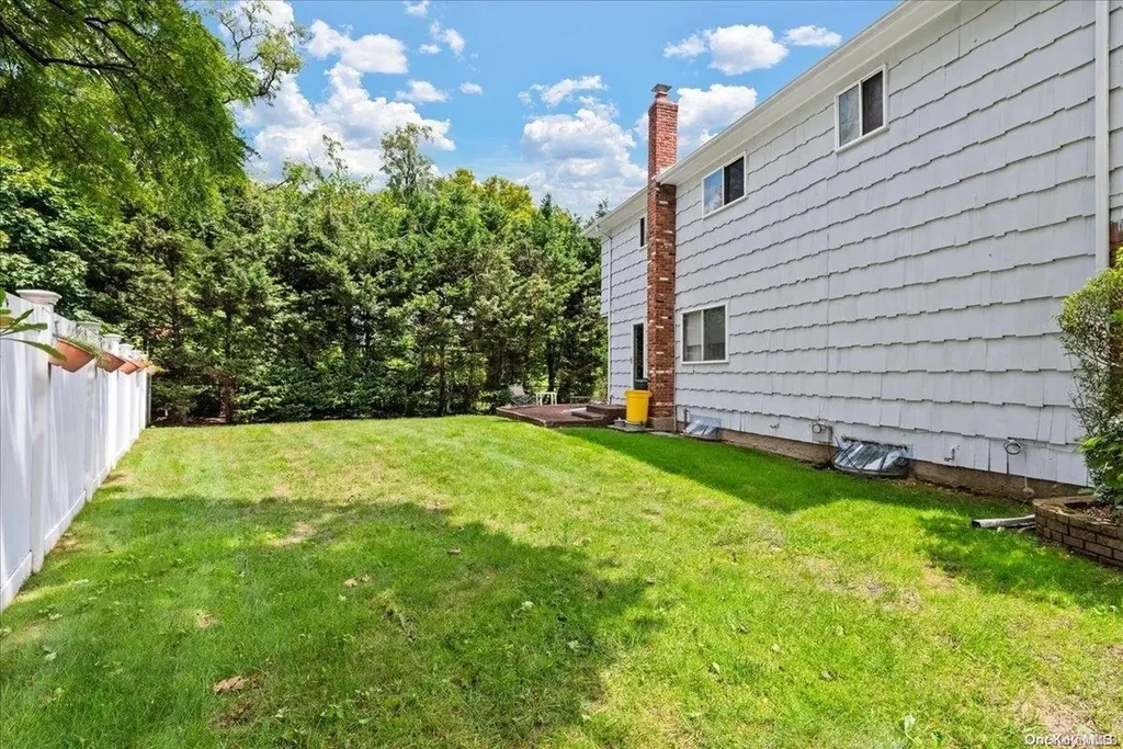 2 Sherwood Lane Cedarhurst NY 11516