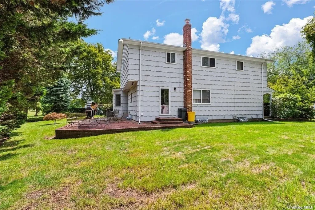 2 Sherwood Lane Cedarhurst NY 11516