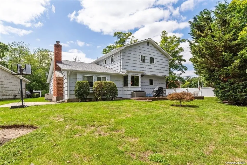 2 Sherwood Lane Cedarhurst NY 11516