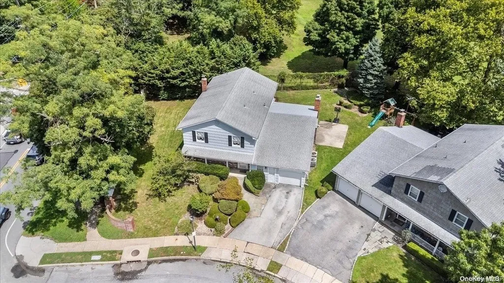 2 Sherwood Lane Cedarhurst NY 11516
