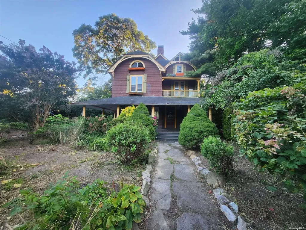 80 Ocean Avenue Bay Shore NY 11706