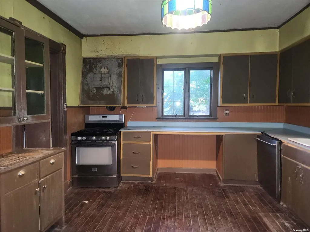 80 Ocean Avenue Bay Shore NY 11706