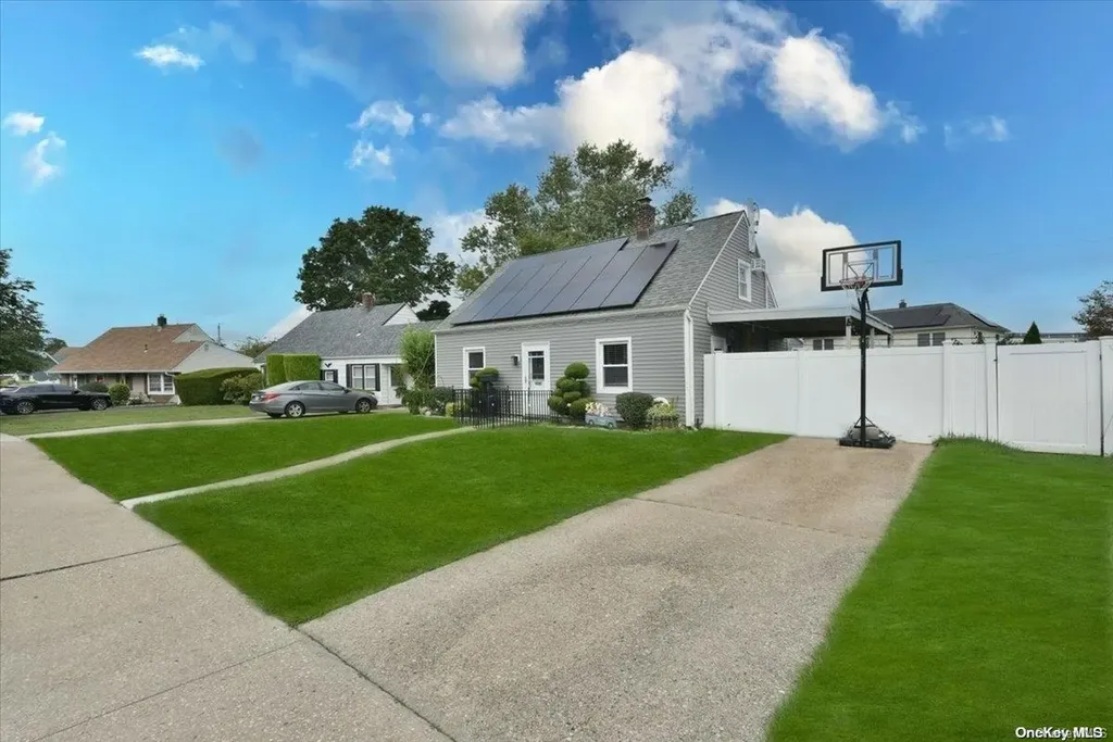 36 John Lane Levittown NY 11756
