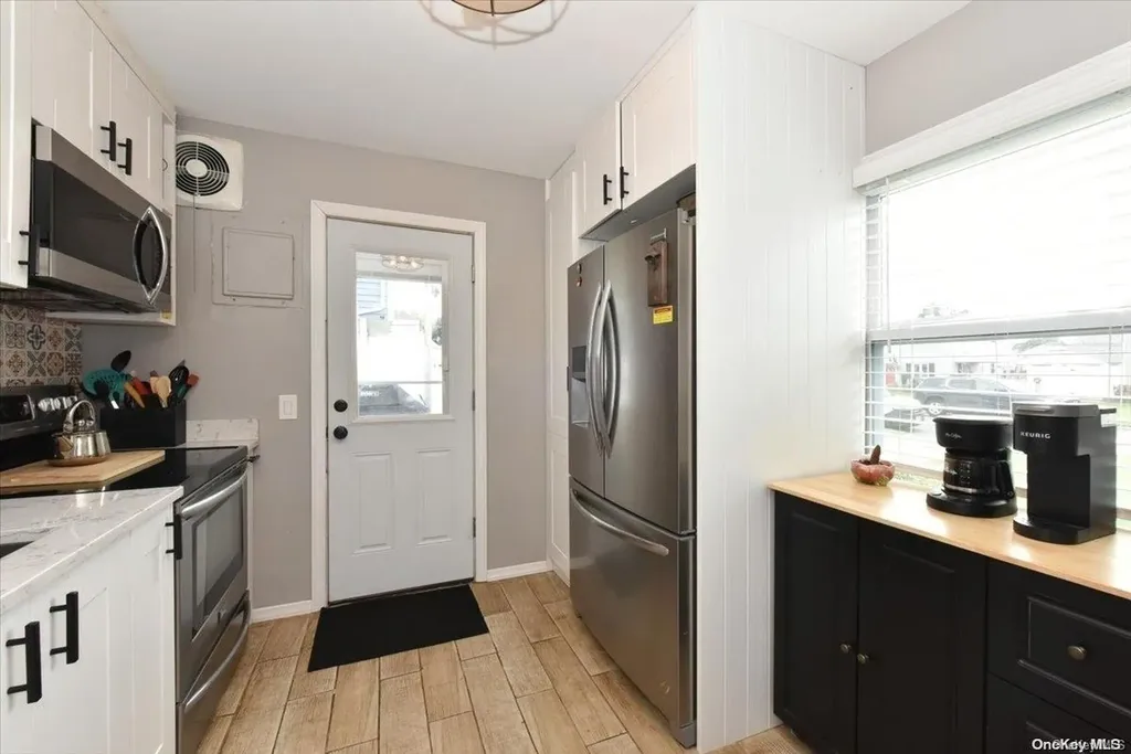 36 John Lane Levittown NY 11756